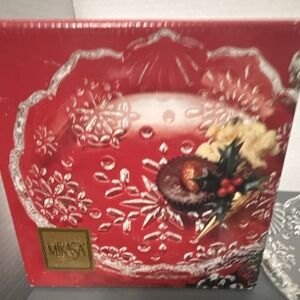 Mikasa Clear Pressed Glass Round Decorative Plate Snowflake Winter Christmas
